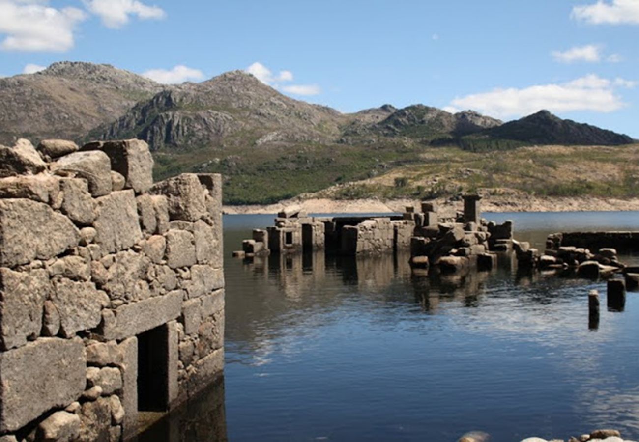 Quarto em Campo do Gerês - Quarto Casa Parede Nova