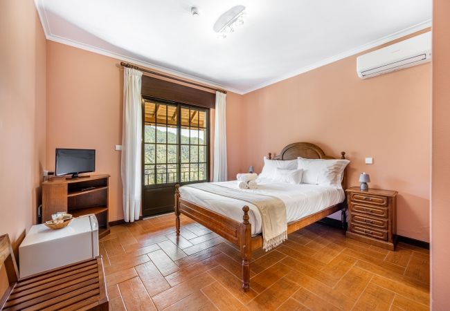  em Gerês - Quarto Duplo Deluxe - Quinta da Carvalha