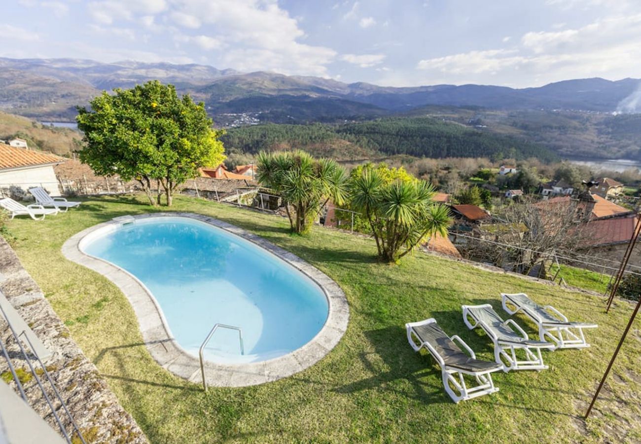 Bungalow em Arcos de Valdevez - Casa da Piscina - Casas de Além Ecoturismo