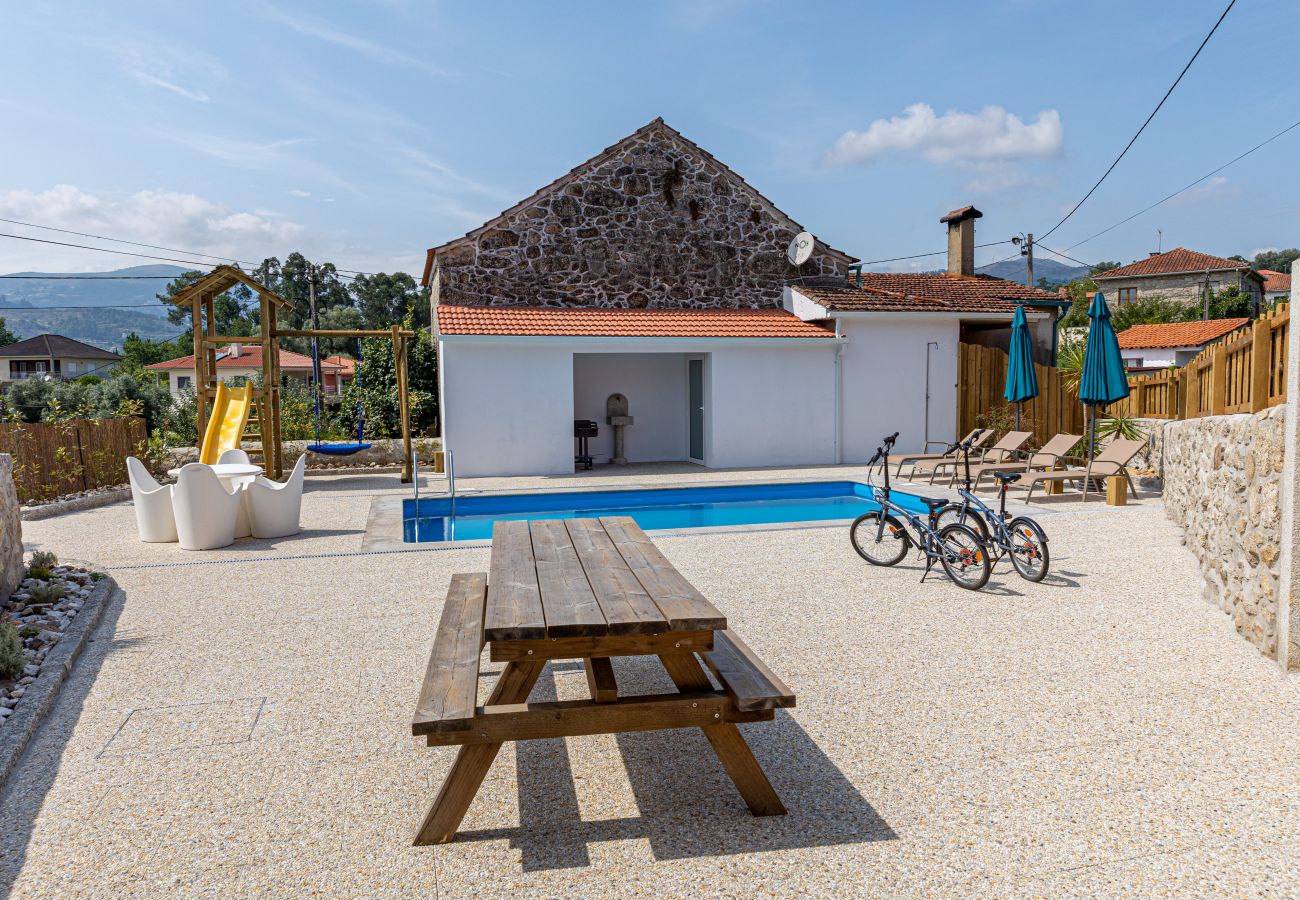 Alojamento de turismo rural em Arcos de Valdevez - Casa da Clarinha