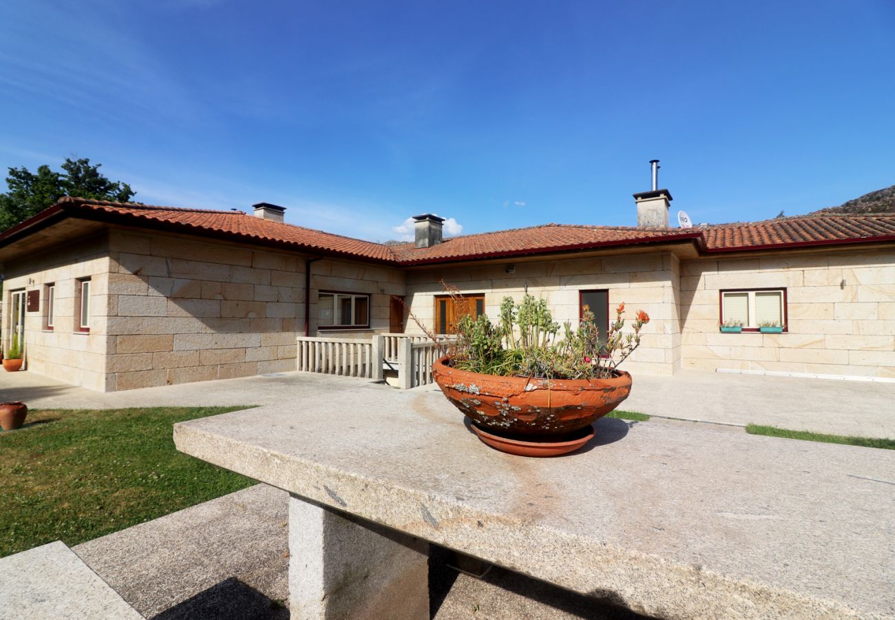 Casa em Campo do Gerês - Outeiro do Moinho