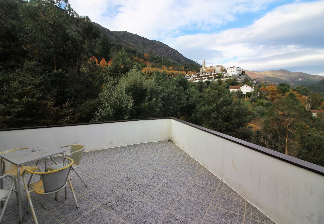 Rent by room in Gerês - Quarto Duplo Deluxe - Quinta da Carvalha