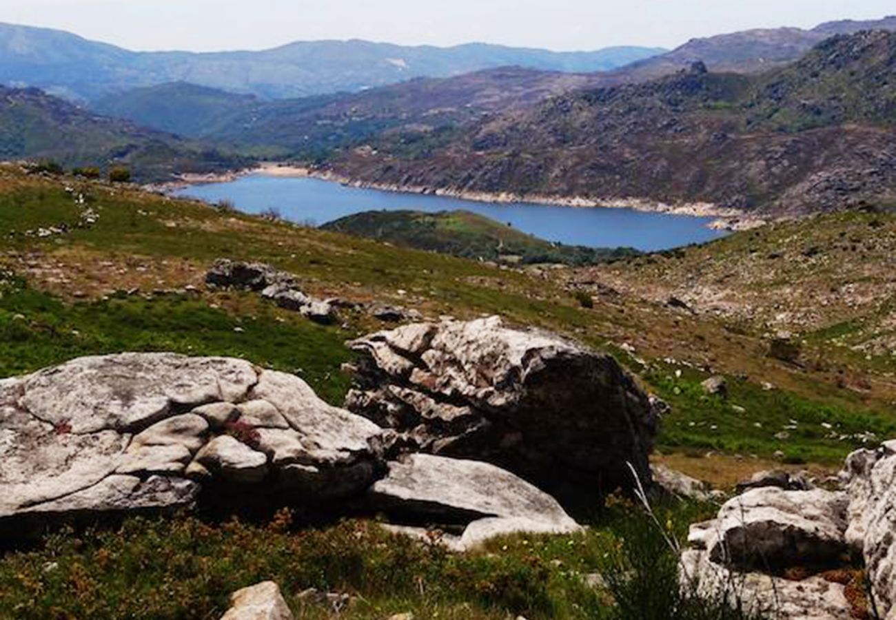 Bungalow in Montalegre - Bungalow Casa na Árvore - Nomad Planet