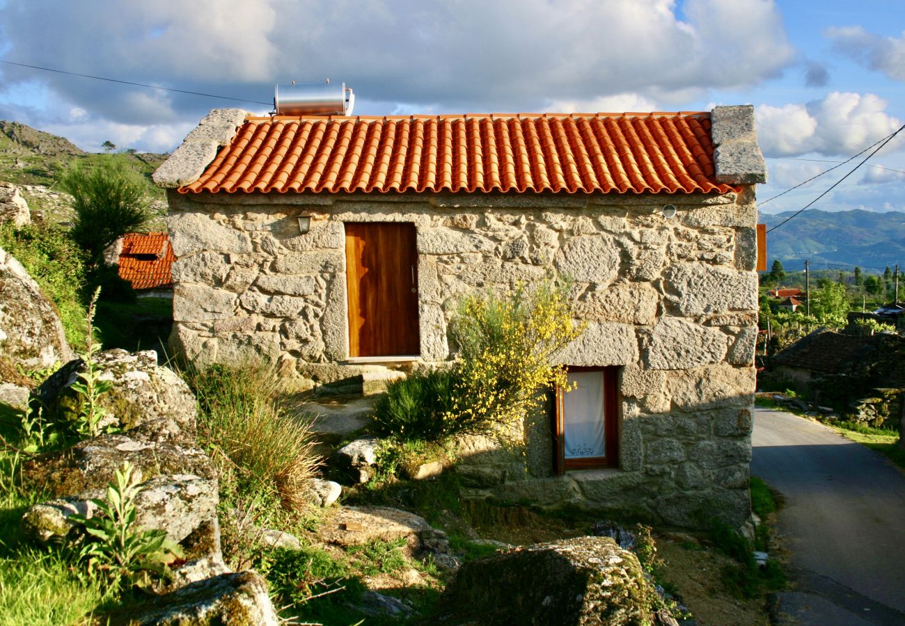 Cottage in Arcos de Valdevez - Casa do Castanheiro - Eido do Pomar