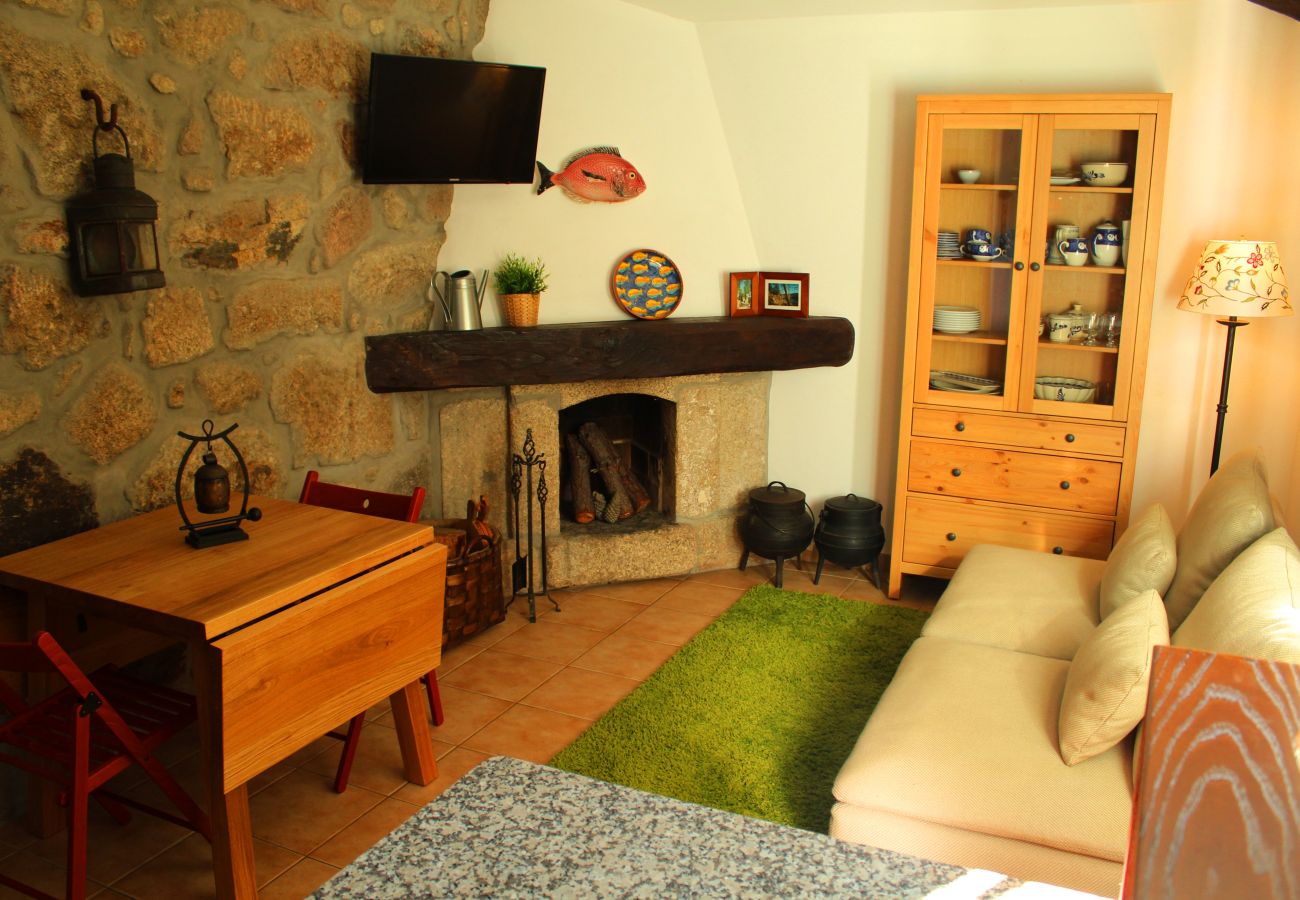 Cottage in Arcos de Valdevez - Casa do Rio - Eido do Pomar