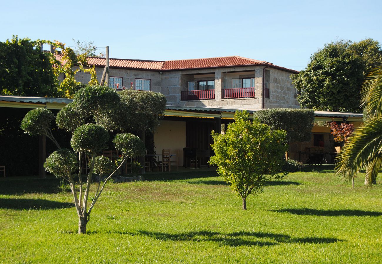 Rent by room in Póvoa de Lanhoso - Quarto Duplo Superior com Terraço - Quinta do Rego