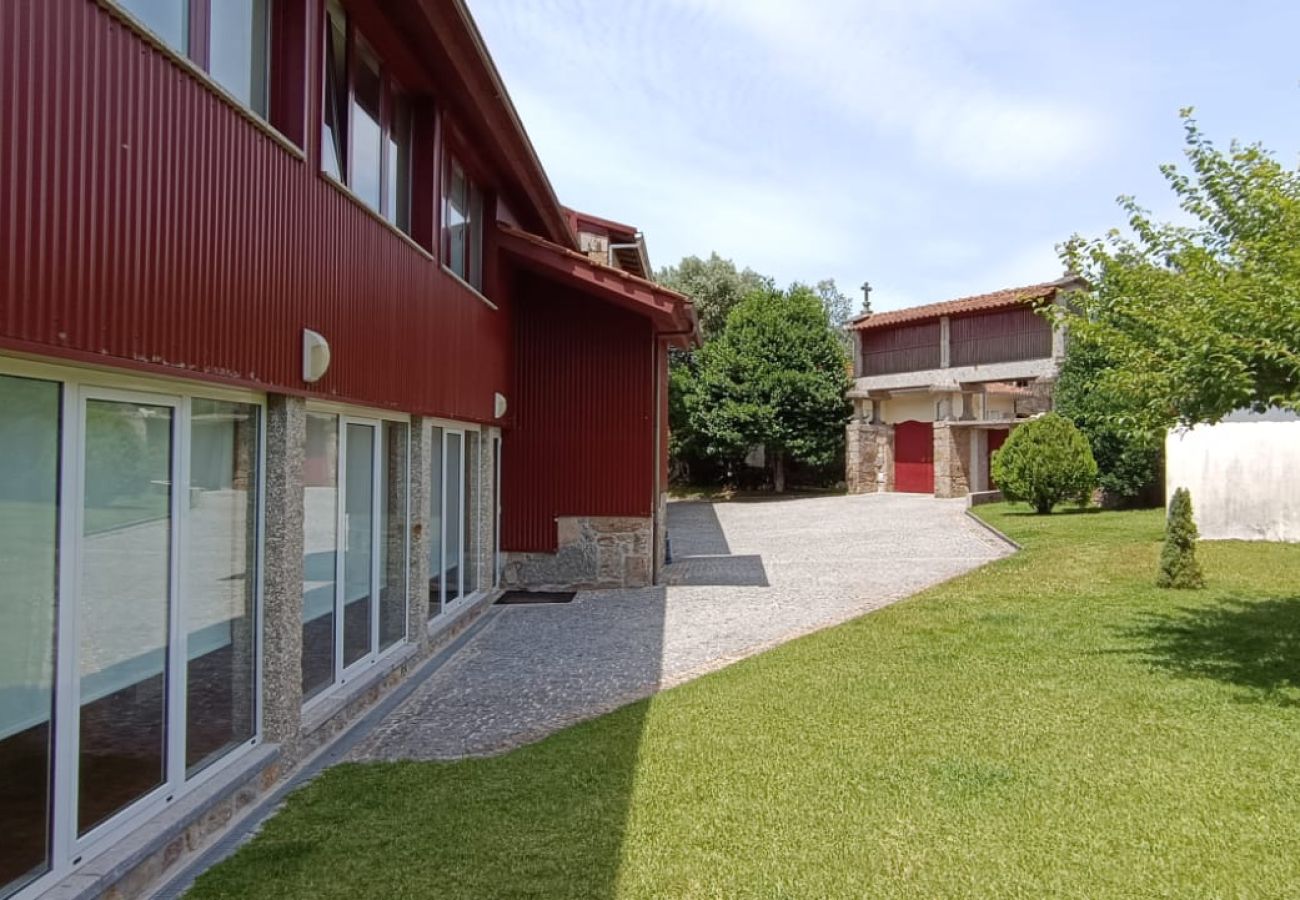 Cottage in Terras de Bouro - Casa Roupar