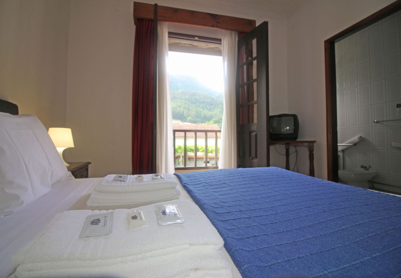 Rent by room in Gerês - Serrana Gerês - Quarto Duplo c/ Varanda