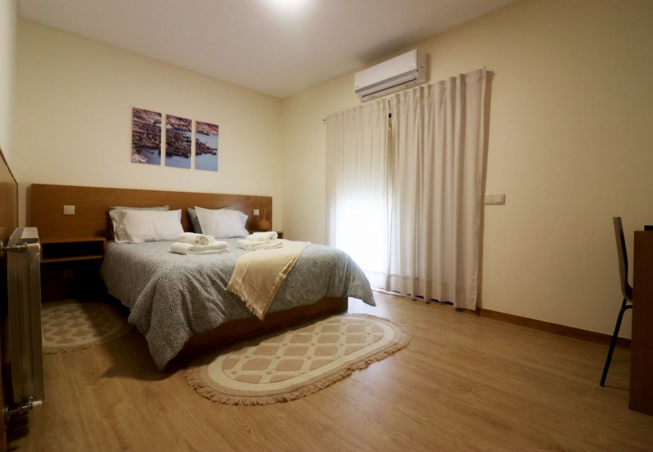 Rent by room in Campo do Gerês - Outeiro do Moinho - Quarto Familiar