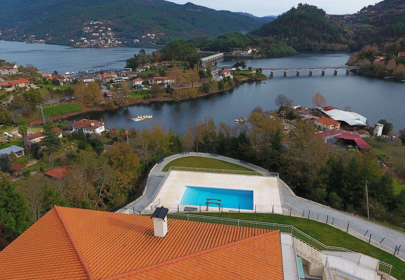 House in Gerês - Casa Panorâmica Gerês T4