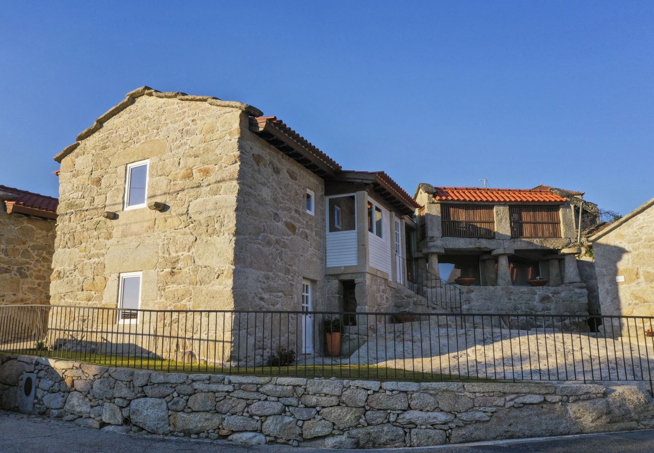 Cottage in Arcos de Valdevez - Casa ESPIGUEIRO - Casas de Selim