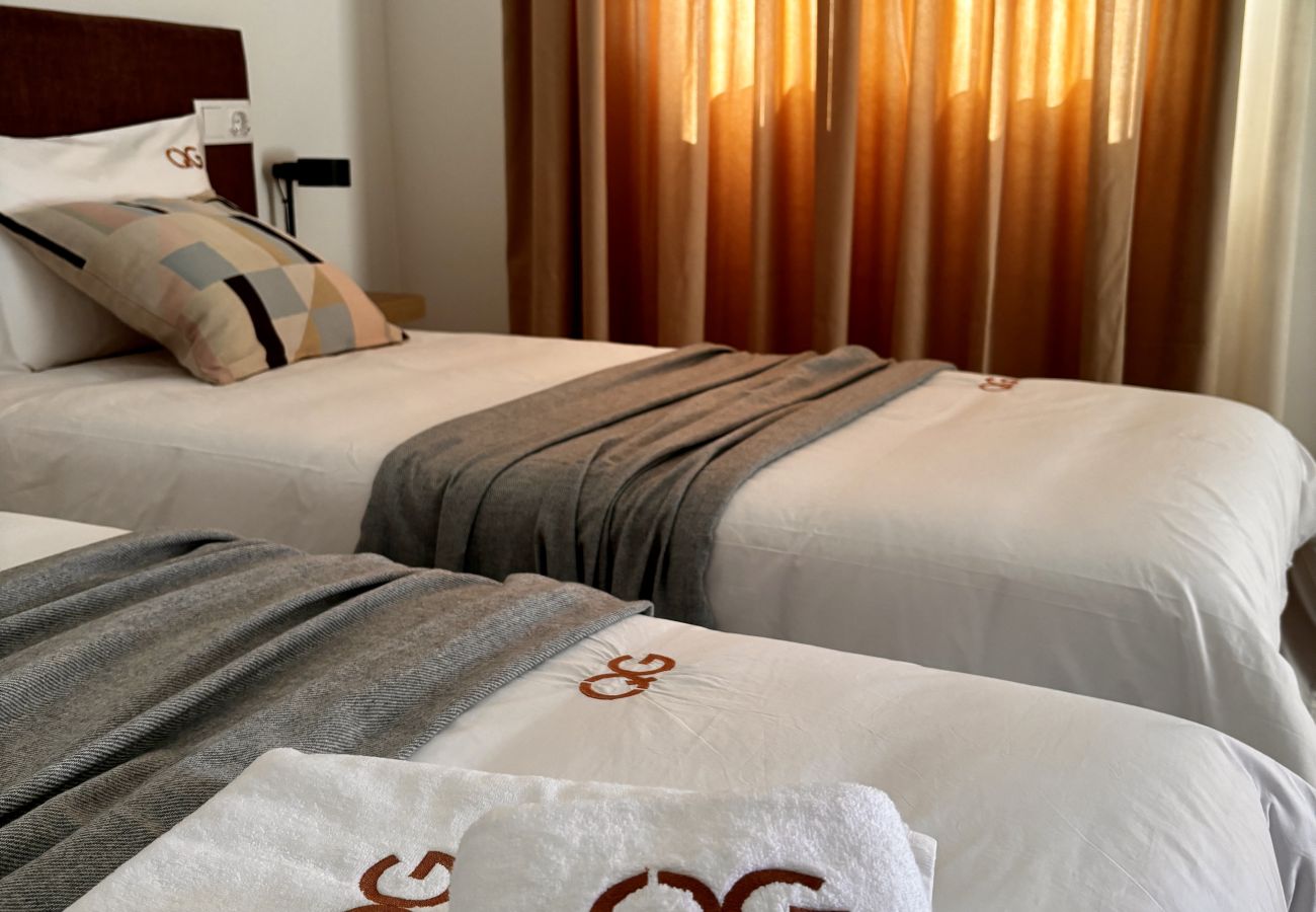 Rent by room in Terras de Bouro - Quinta de Grovelas - Quarto Twin com vista