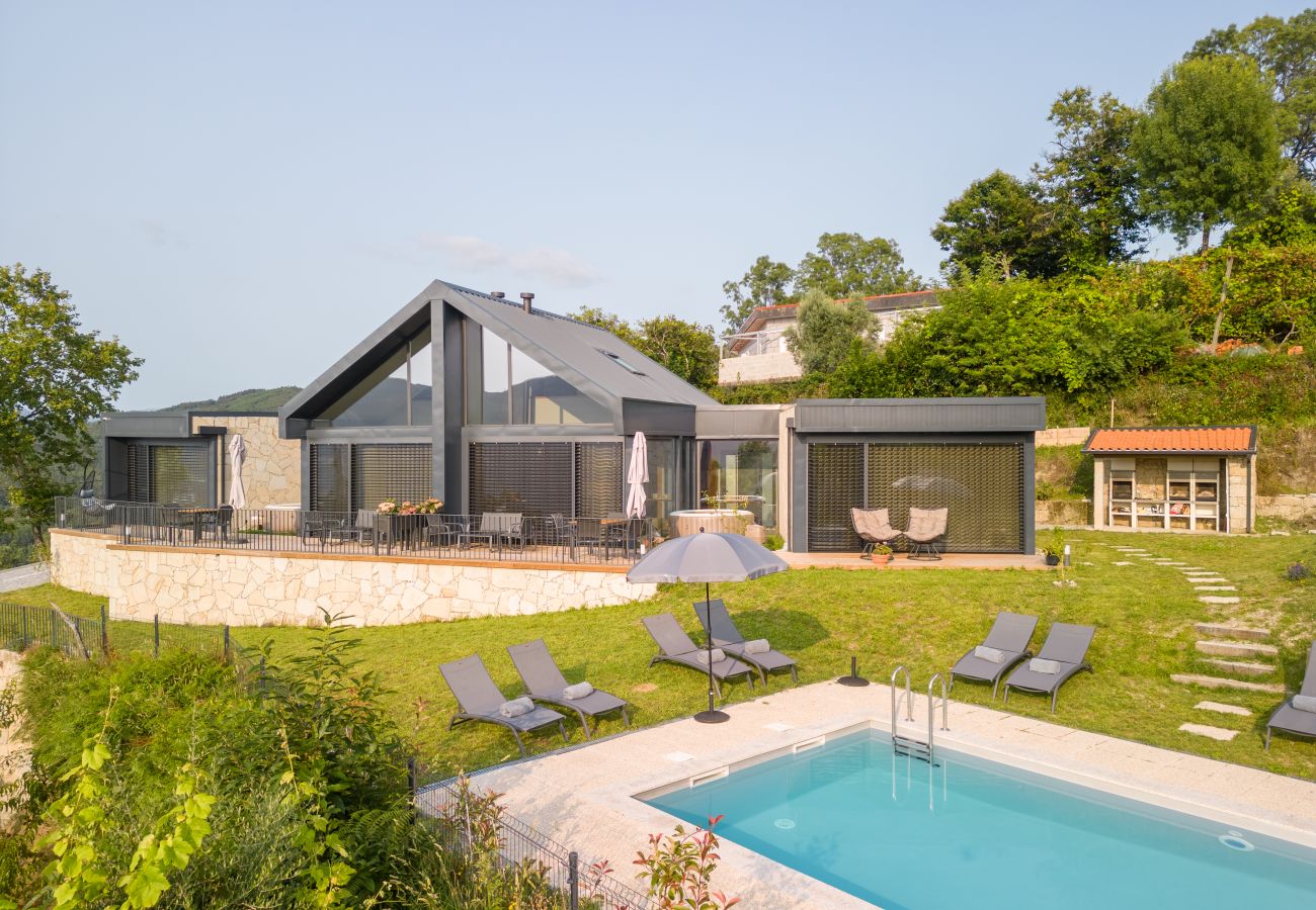 Shared pool and jacuzzi, mountain view