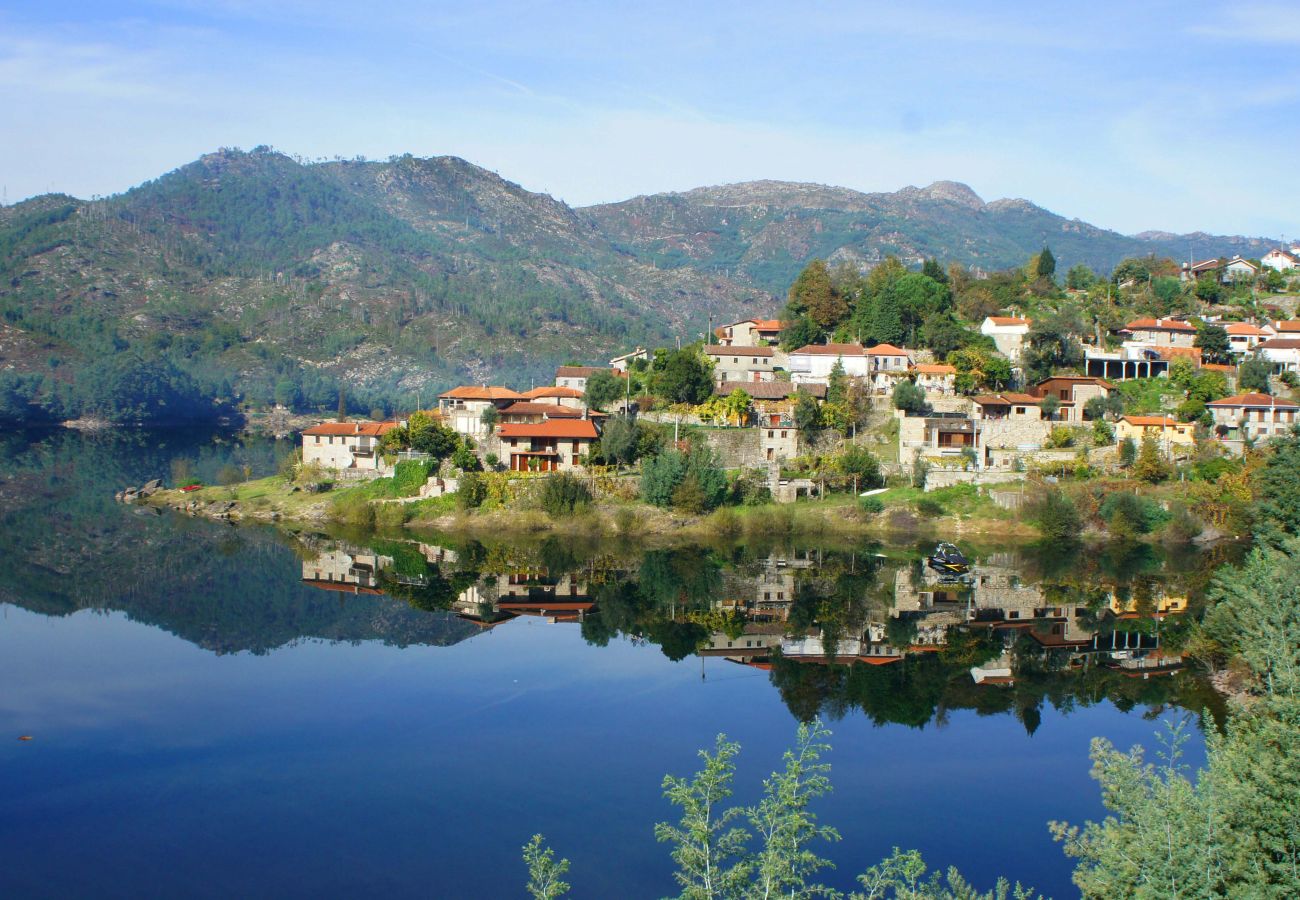 Maison à Gerês - Olival Guimarães