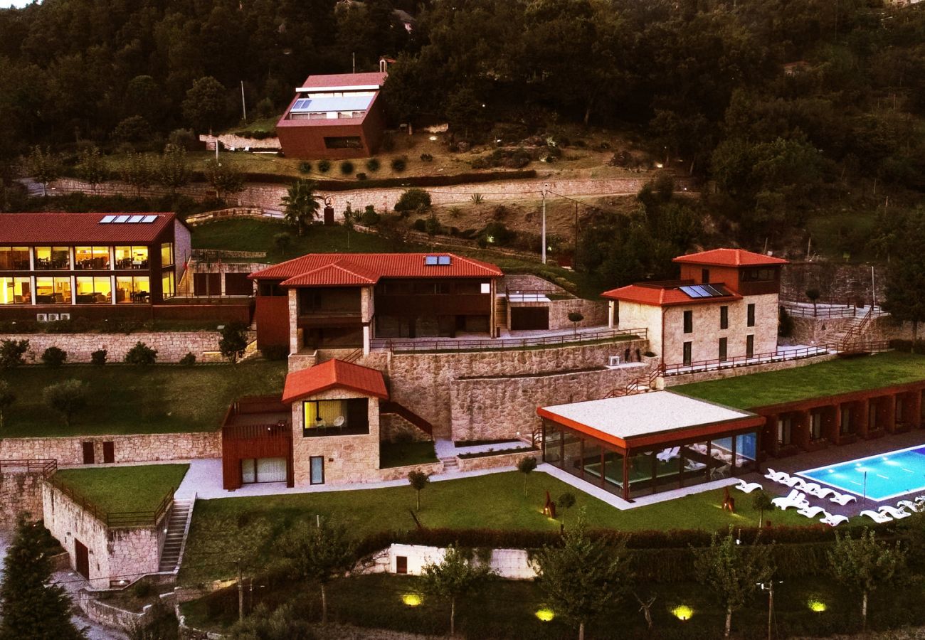 Chambres d'hôtes à Gerês - Quarto Superior - Hotel Agrinho Suítes & Spa Gerês