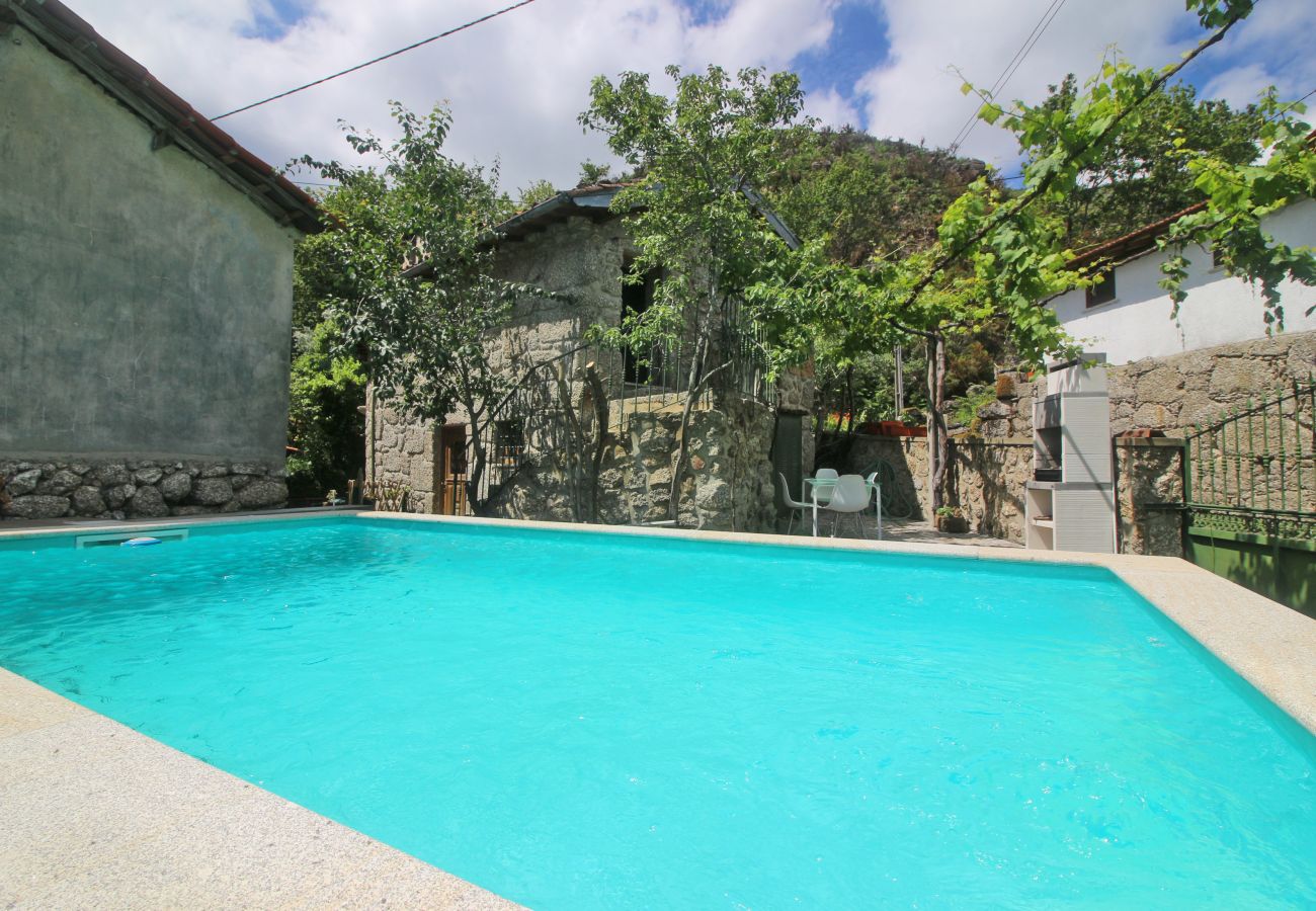 Gîte Rural à Terras de Bouro - Cabaninhas House