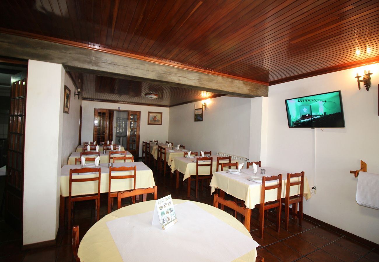 Chambres d'hôtes à Gerês - Quarto Twin c/ Varanda - Casa Baranda