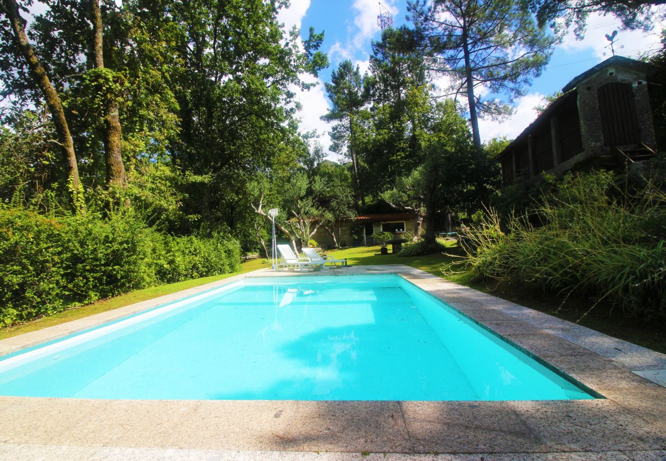 Gîte Rural à Vieira do Minho - Casa da Piscina - Casas do Rio by Gerês Casas